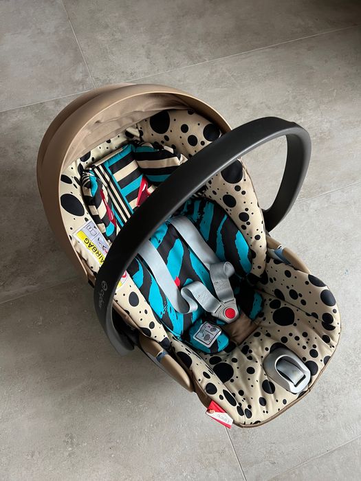 Стол за кола Cybex Cloud Z i-size Karolina Kurkova Fashion Collection