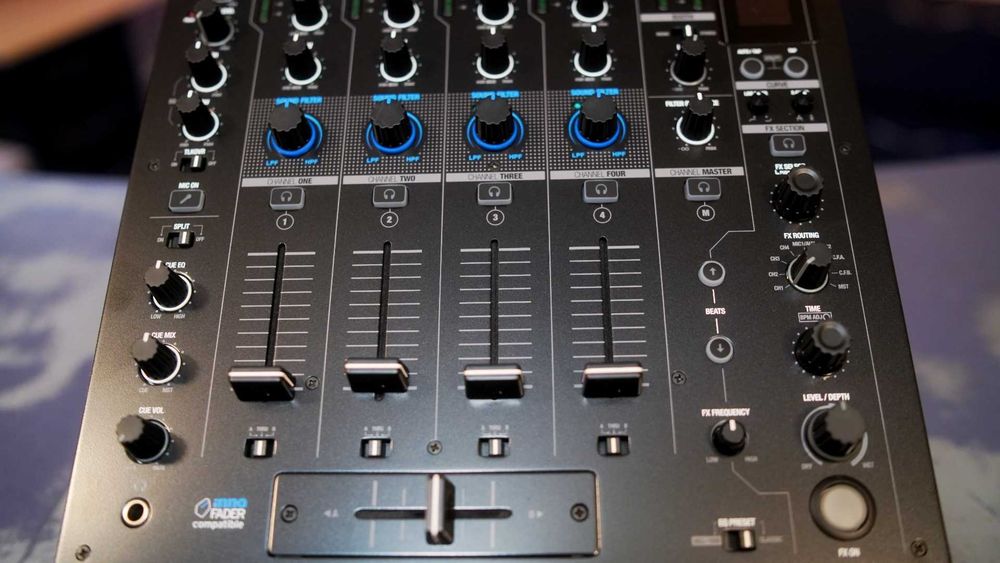 Mixer profesional Reloop RMX-95 Dual usb