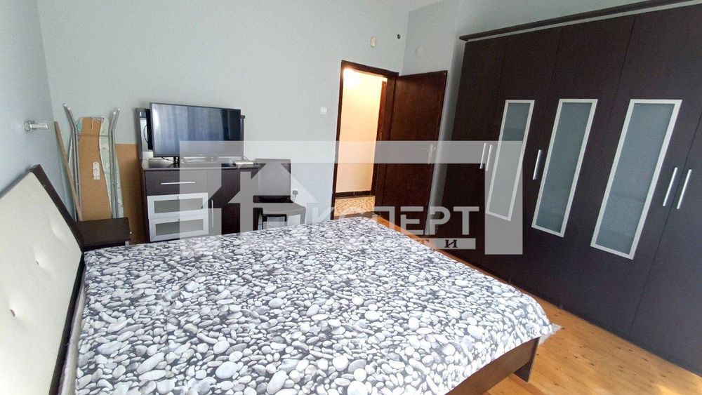 Дава се под наем Тристаен апартамент в Пловдив, Център - 98 кв.м за 612 € - Снимка #2