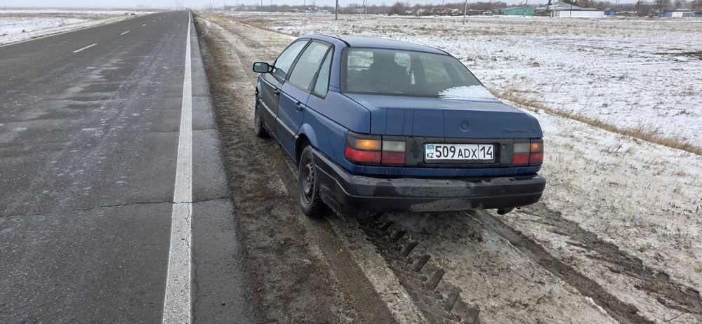 Фольксваген Пассат б 3. 89год.