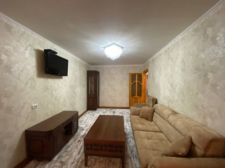 3 xona Gagarin yulni usti gishtli dom