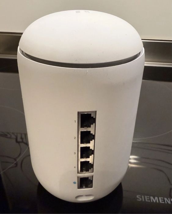 Ubiquiti UniFi Dream Machine рутер