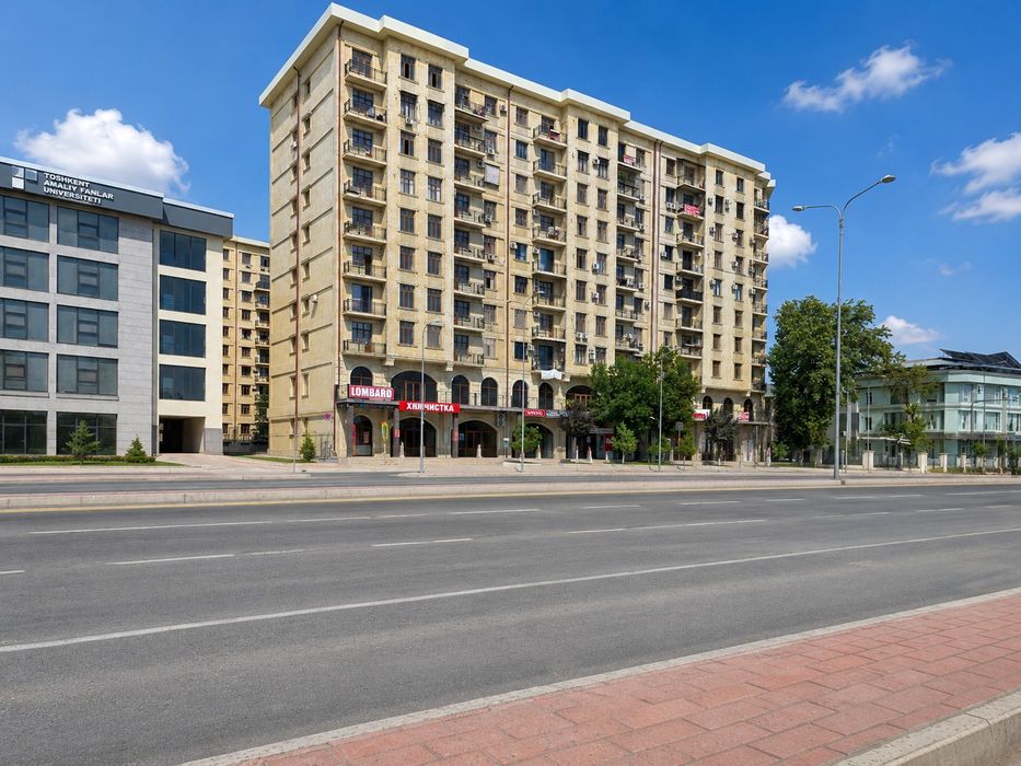 Продается квартира 150 кв м. в центре. 7 минут от сквера.