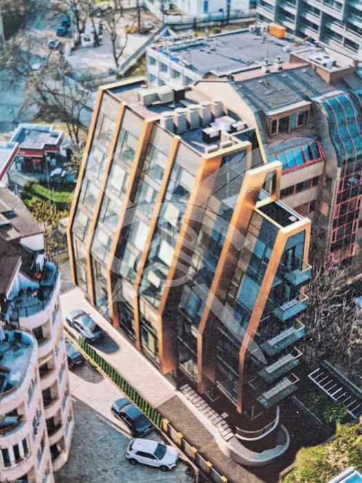 Продава се Промишлена сграда в София, Оборище - 2400 кв.м за 1750 €/кв.м - Снимка #1