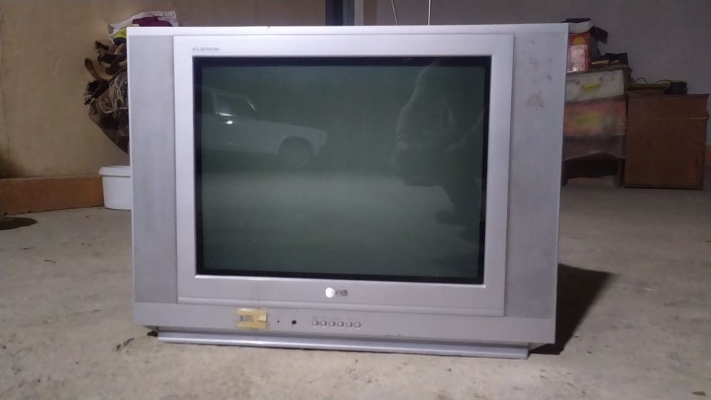 2 ta LG televizor sotiladi