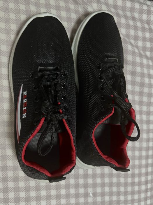 Кроссовки абсолютно новые