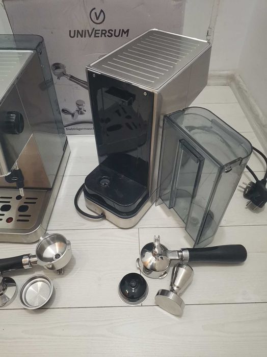 Продавам еспресо кафемашина Universum 15 бара