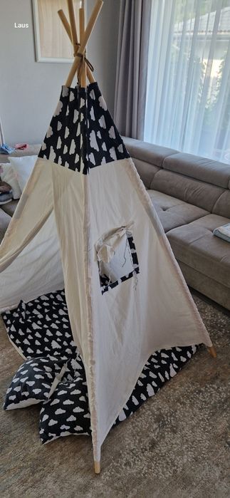 Cort Copii Teepee folosit in interior
