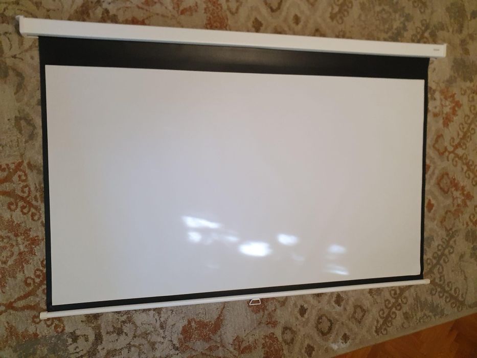 ECRAN de PROIECȚIE HITACHI 16:9 ; Diagonala 80" ;  NOU, SIGILAT