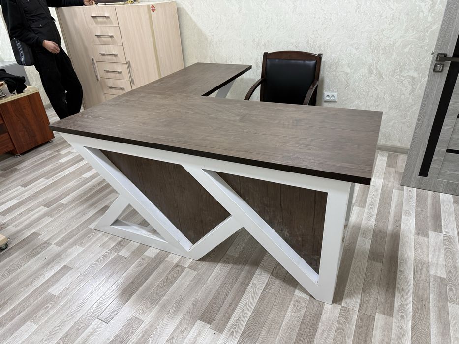 Директорский стол мебель