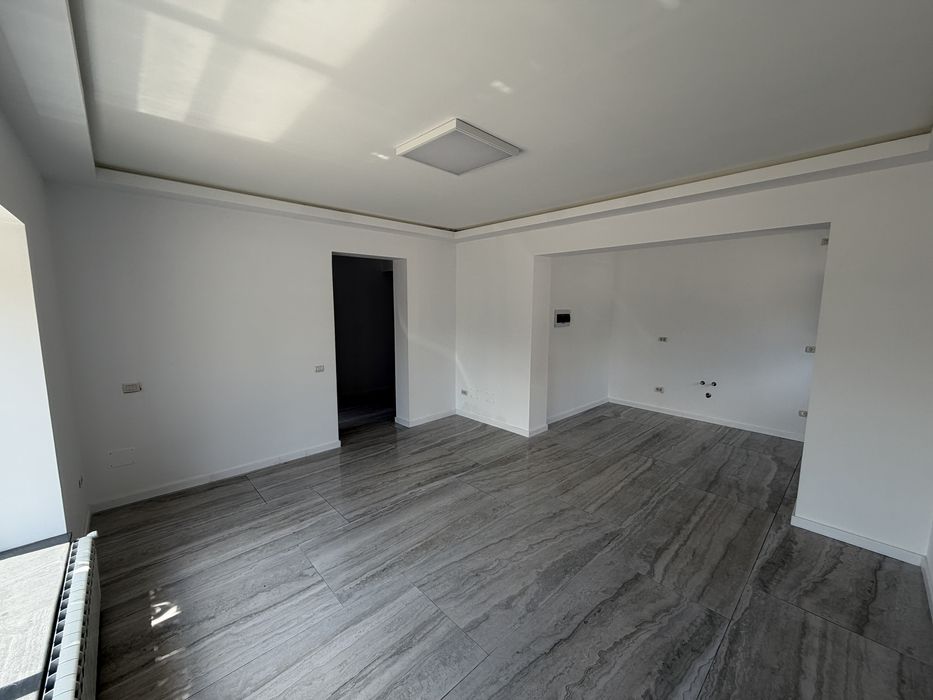 Vand apartament de 55mp2 /Loc de parcare inclus / Bloc nou / Suceava /Predat la cheie