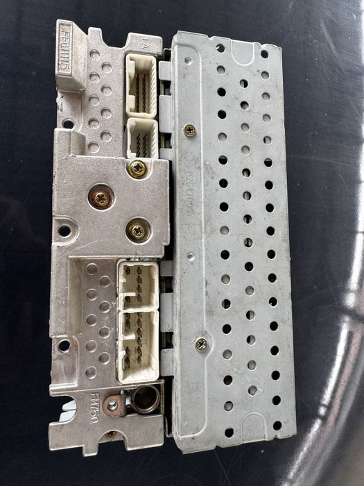 2 магнитоллы ОРИГИНАЛ