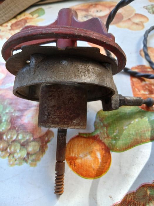 Плитка электрическая ,моторчик венилятора.