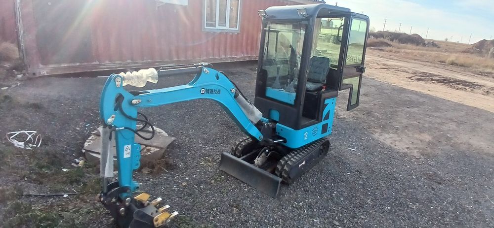 Мини экскаватор 1 тонна