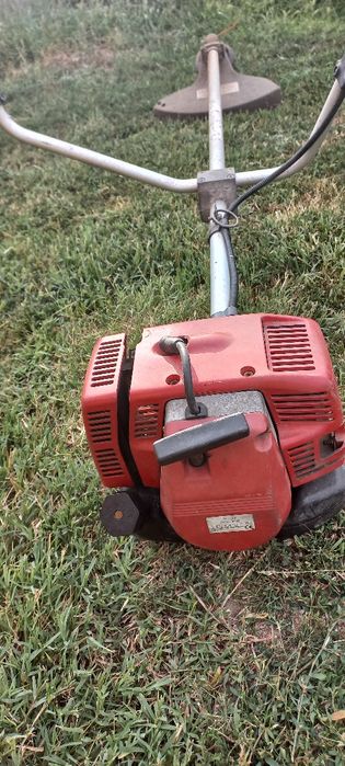 Vînd sau schimb cu anumite scule