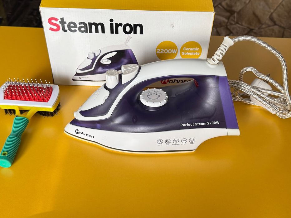 Fier de călcat Rohnson R331 | 2200 W | Talpă ceramică | Abur puternic