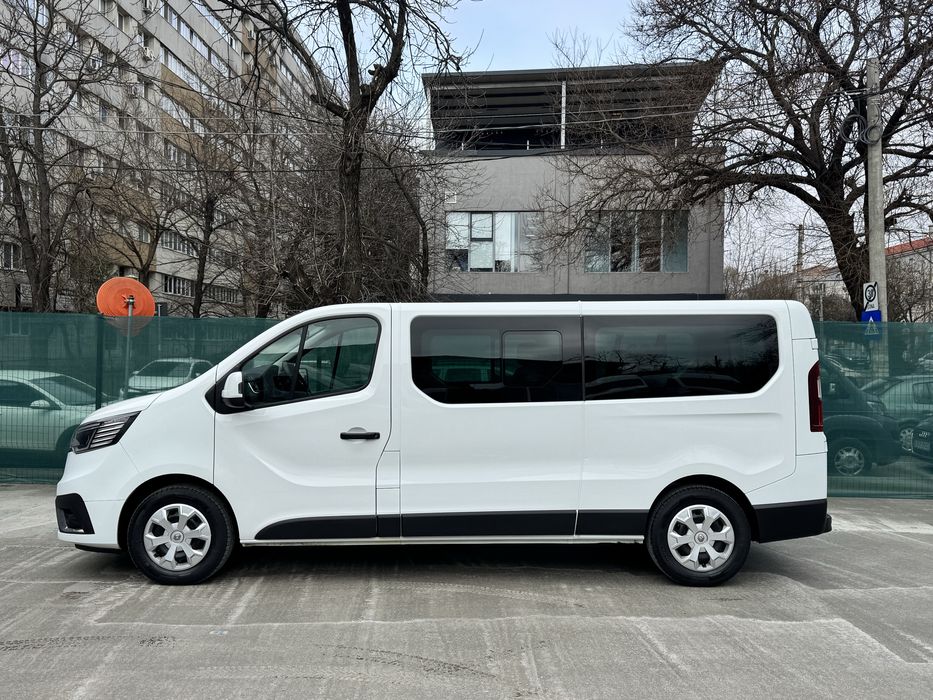 Renault Trafic 2023/9 locuri/150cp/pos leasing/tva deductibil.