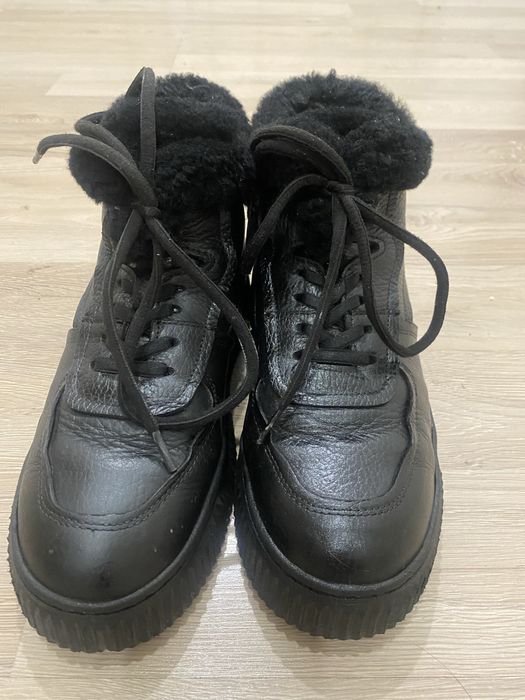 Продам зимнние  полу ботинки