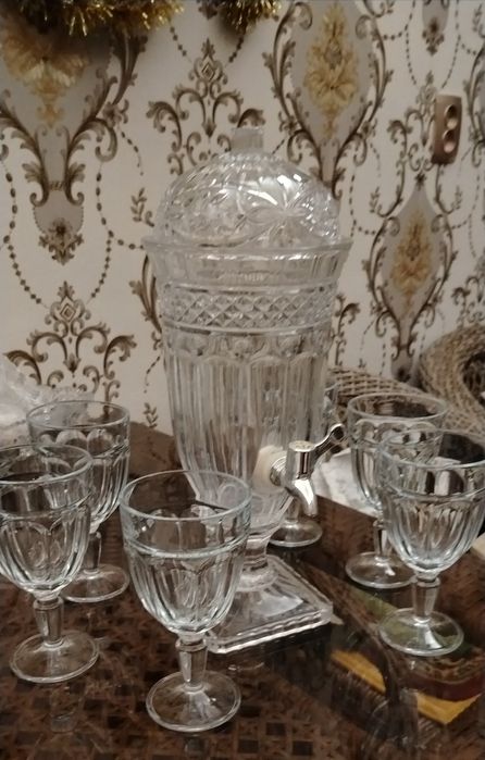Графин"Самовар" с краником 2 л и 6 бокалов.