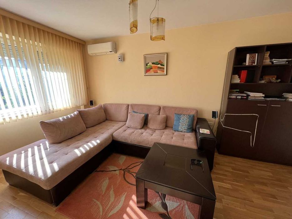 Тристаен апартамент в Младежки хълм