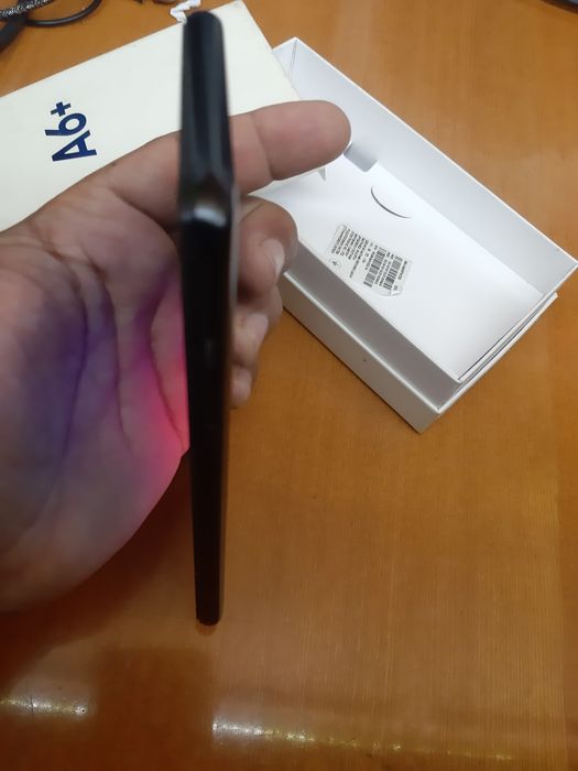A6 + 2018 telefoni sotiladi.2simkarta.Halati yaxshi.Otprchatkslari zor