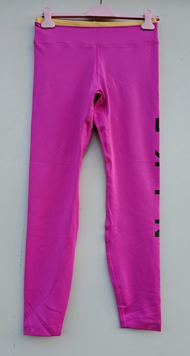 Nike оригинален дамски клин нов Л размер