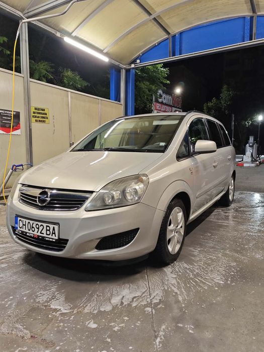 Продавам opel zafira юбилейната версия