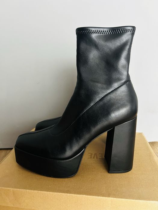 Боти Stradivarius