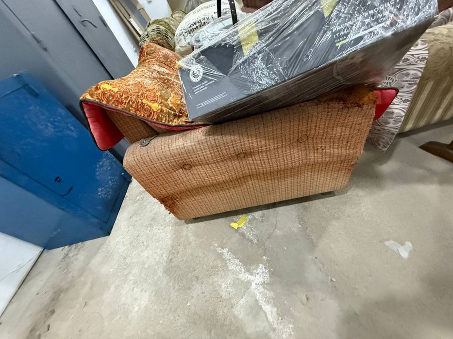 Продаю старую мебель