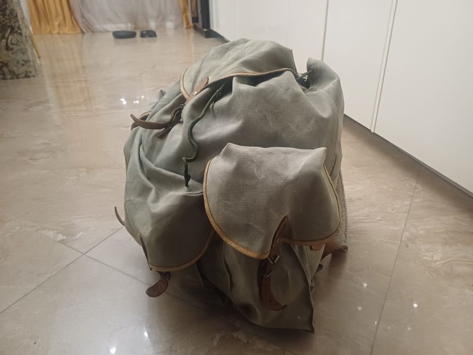 Стара брезентова туристически раница