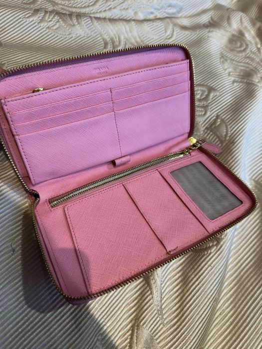 Портмоне Prada Saffiano Leather Zip-Around Wallet