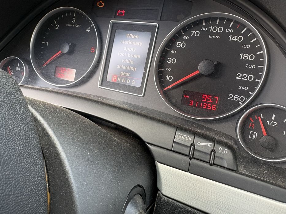 Ауди А4 Б7 3 тди 233к.с. на части