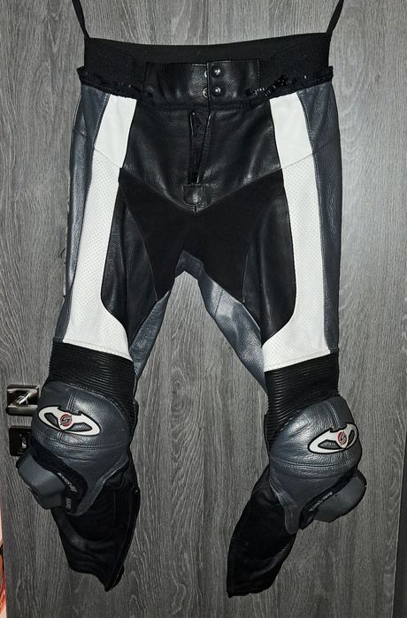 Pantaloni moto piele Suomy