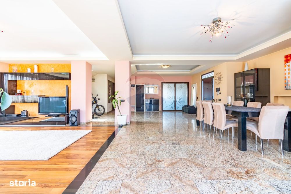 Vanzare Vilă cu 7 camere  Corbeanca