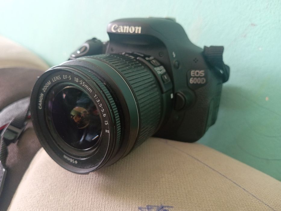 Фотоаппарат Canon EOS 600D