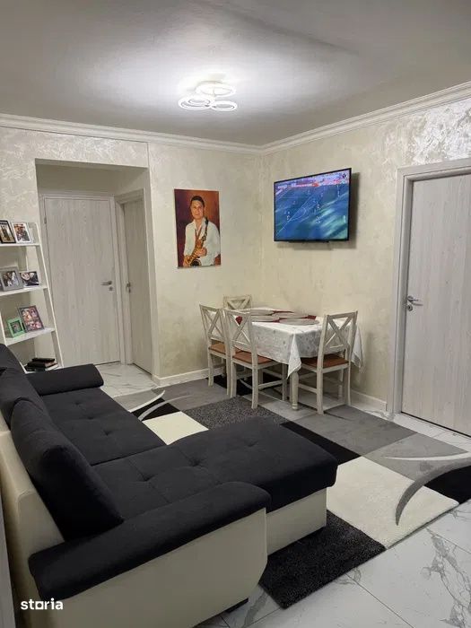 Apartament de vanzare 3 camere  50 mp 2 balcoane zona Floresti Florilo