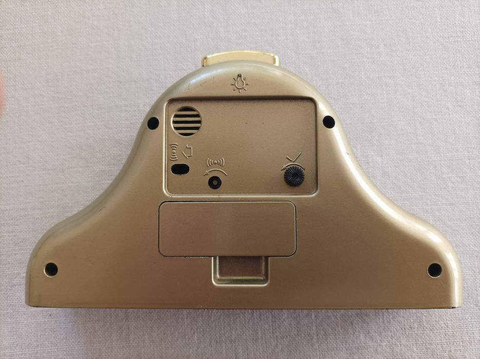 Стар часовник/будилник