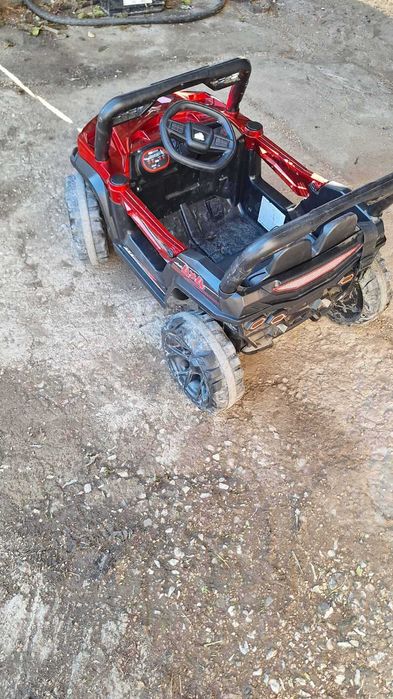 Акумулаторна кола джип