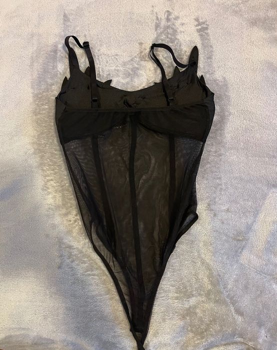 Боди с блестящ елемент