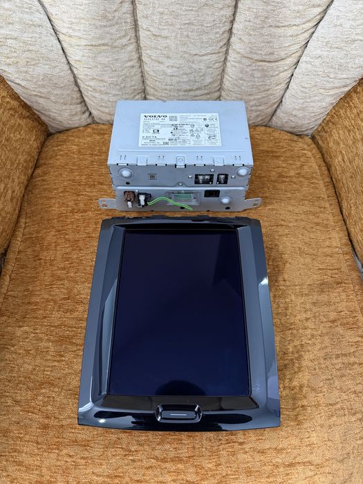 Display / Navigatie / Unitate Volvo XC40, XC60 2017-2025