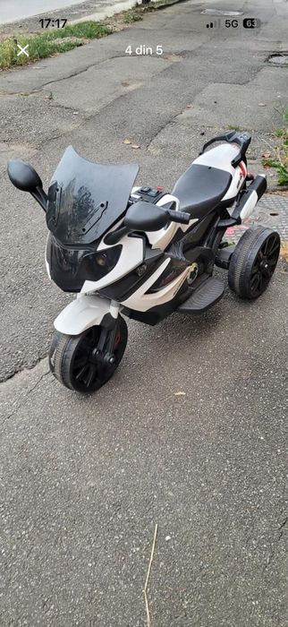 Se vinde motoreta copii cu 2 motoare