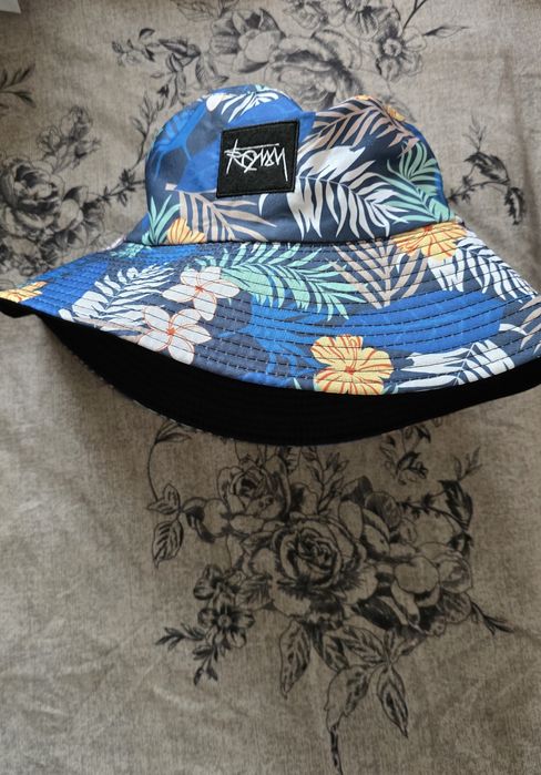 Palarii cu 2 fete, 50 lei bucata