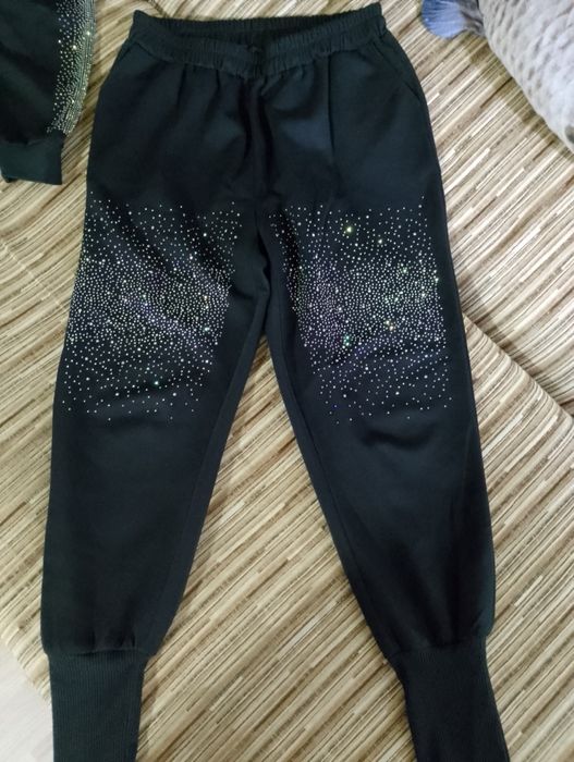 Продам женский костюм