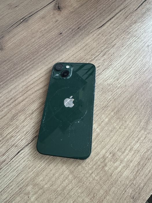 Iphone 13 green.
