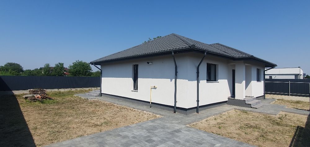 Casa nouă de vanzare!