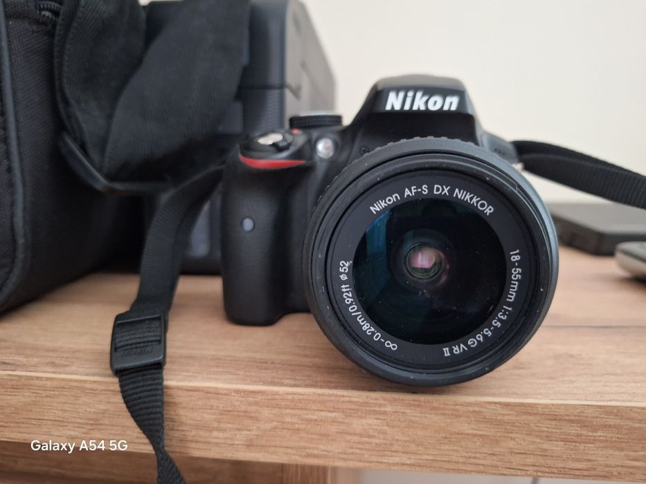 Фотоапарат Nikon D3300 пълен комплект с чанта