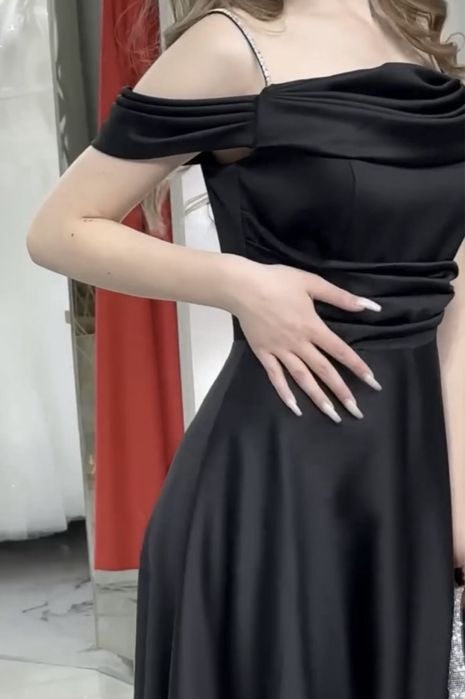 Черное вечернее платье