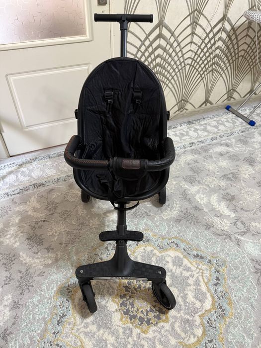 Bolajonlar uchun dron kolyaska