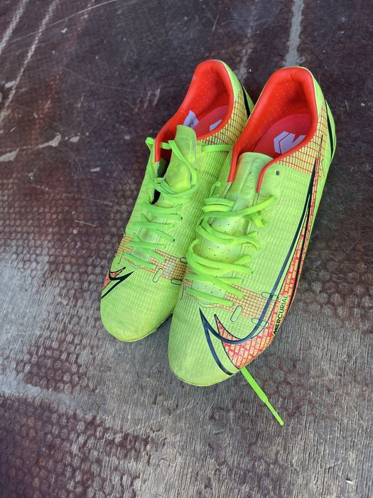 ghete de fotbal Nike Mercuria
