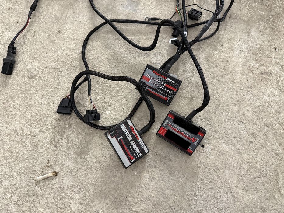 Dynojet Powercommander V+ignition module+secondary ignition module+autotune+quickshifter IRC+healtech Speedohealer V4 pentru Honda CBR 1000RR